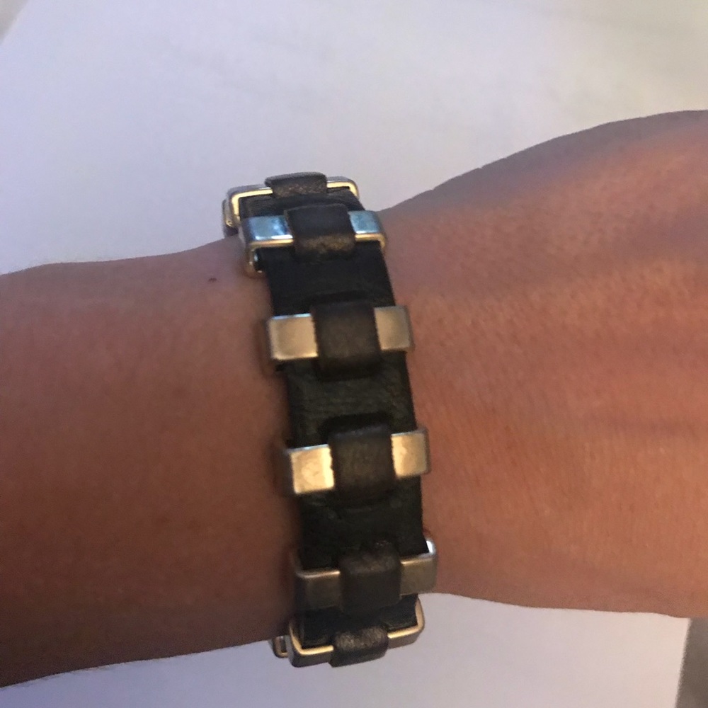 2 bracelets - Picture 3 of 5